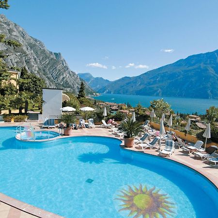 Hotel San Pietro Лимоне сул Гарда Екстериор снимка