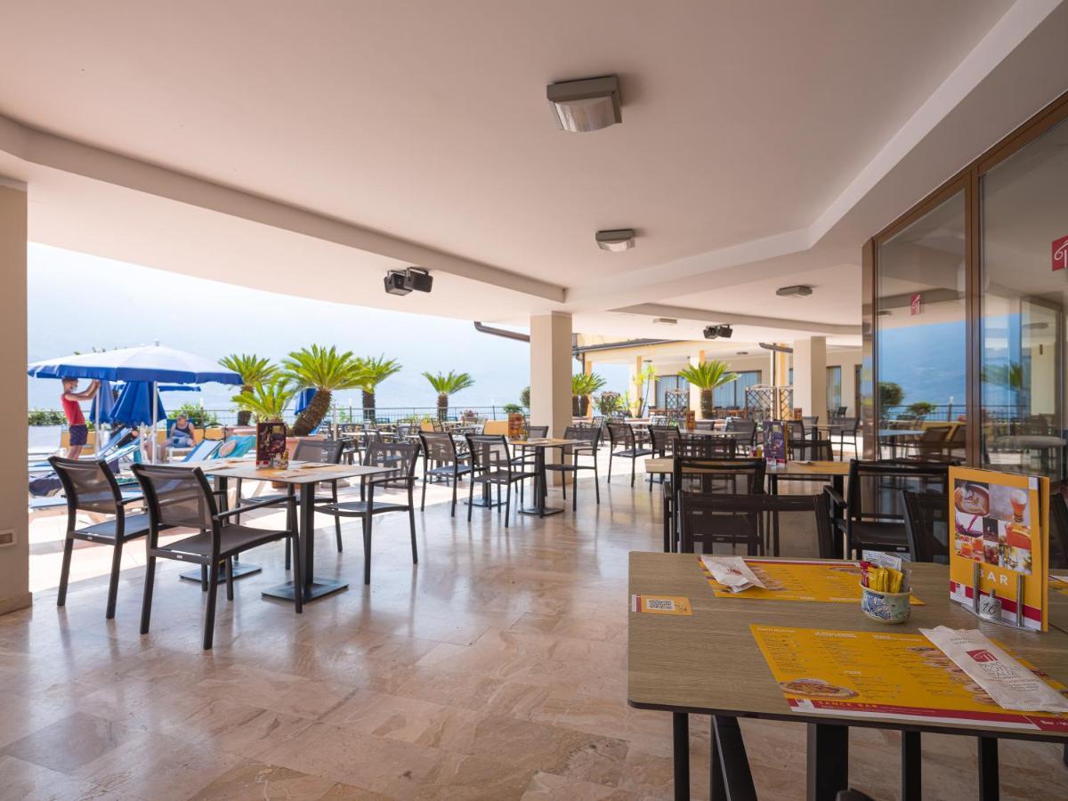 Hotel San Pietro Лимоне сул Гарда Екстериор снимка