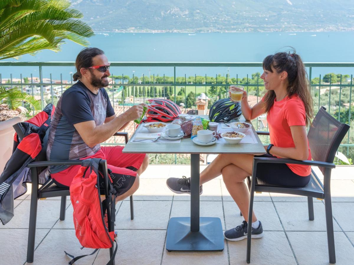 Hotel San Pietro Лимоне сул Гарда Екстериор снимка