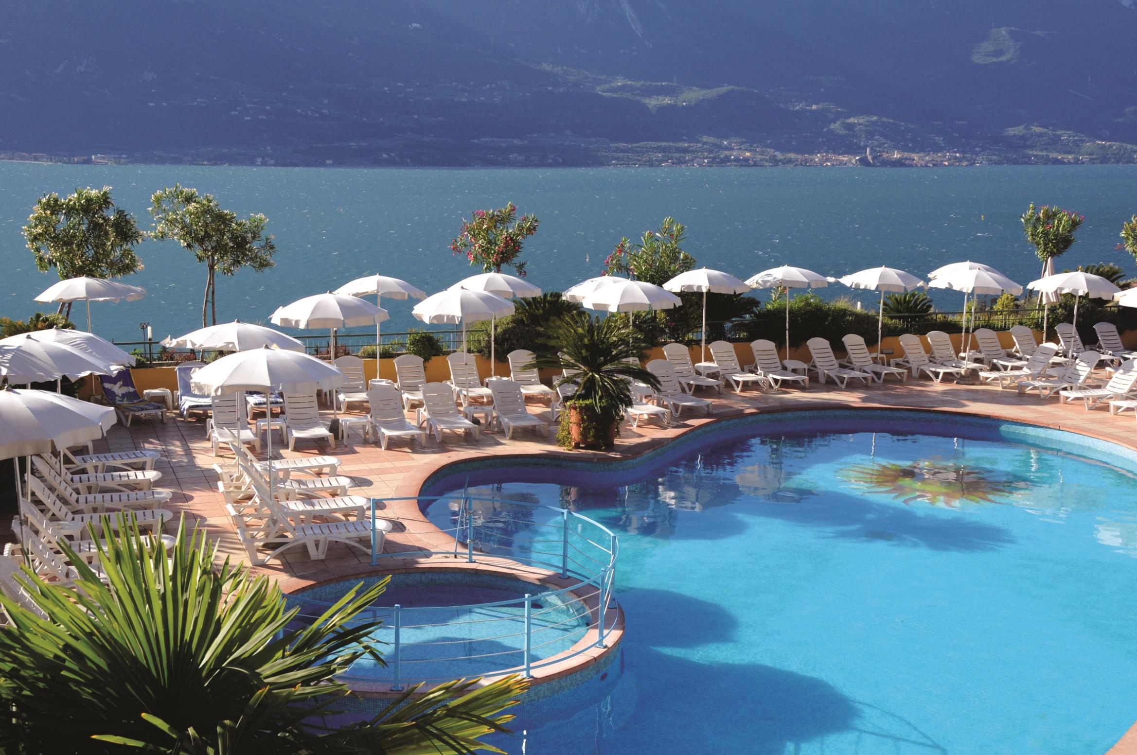 Hotel San Pietro Лимоне сул Гарда Екстериор снимка