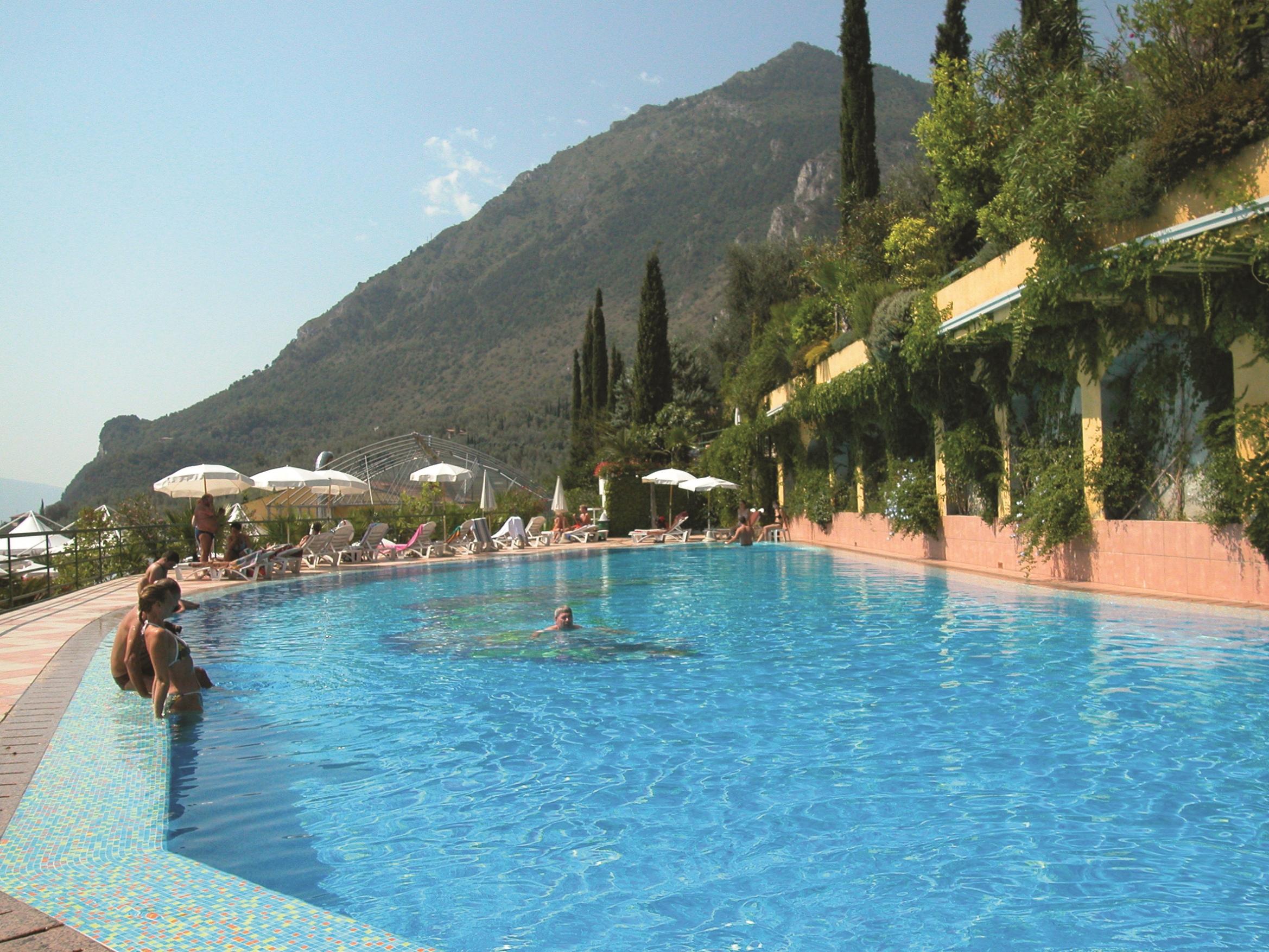 Hotel San Pietro Лимоне сул Гарда Екстериор снимка