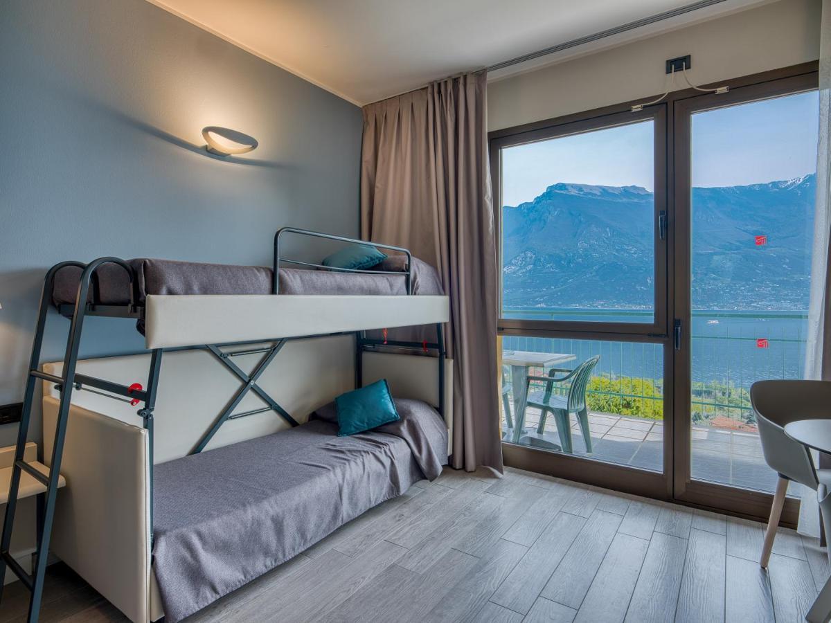 Hotel San Pietro Лимоне сул Гарда Екстериор снимка