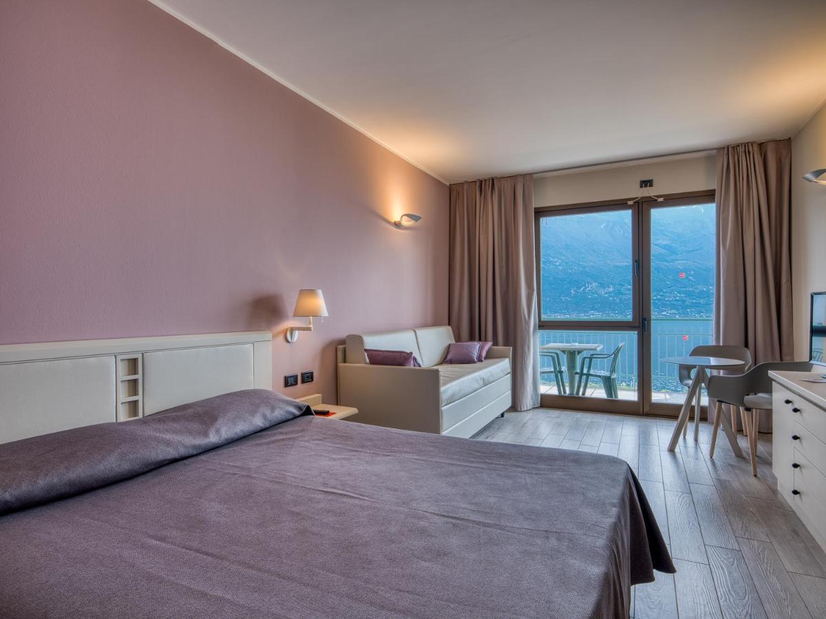 Hotel San Pietro Лимоне сул Гарда Екстериор снимка
