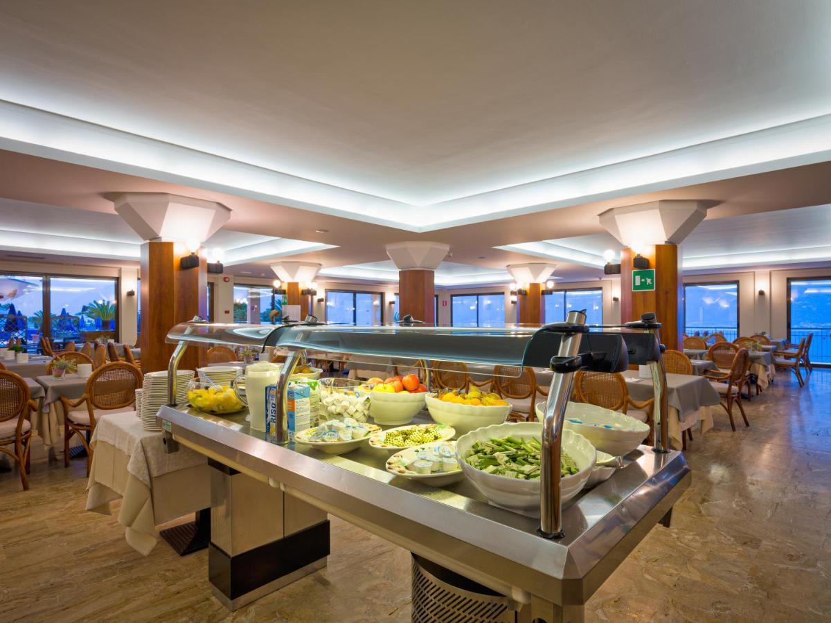 Hotel San Pietro Лимоне сул Гарда Екстериор снимка